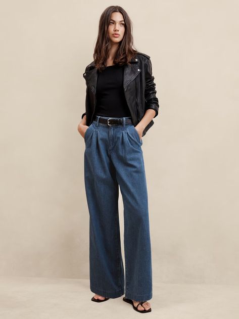 Luxe High-Rise Trouser Jean | Banana Republic Factory High Waisted Trousers Women, Professional Jean Outfits Women, Trouser Jean Outfits, Mom Fashion Over 40, Dress Up Jeans For Night Out, Pleated Jeans, Edgy Clothes, 2024 Clothing Trends For Women, Women's Jeans