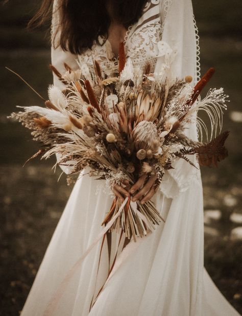 Dried Flower Bouquet Wedding, Dried Flowers Wedding, Boho Wedding Flowers, Rustic Fall Wedding, Dried Bouquet, Fall Wedding Decorations, Deco Floral, Dried Floral, Dried Flower Bouquet