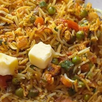 Tawa Pulao Recipes, Tawa Pulao, Kasuri Methi, Onion Chutney, Pav Bhaji Masala, Garlic Chutney, Pulao Recipe, Pav Bhaji, Cooked Rice