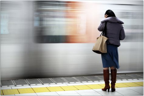 metro_woman Motion Blur Photography, Shutter Speed Photography, High Speed Photography, Artist Ideas, Blur Photography, Blur Image, Motion Photography, Slow Shutter Speed, Action Photography