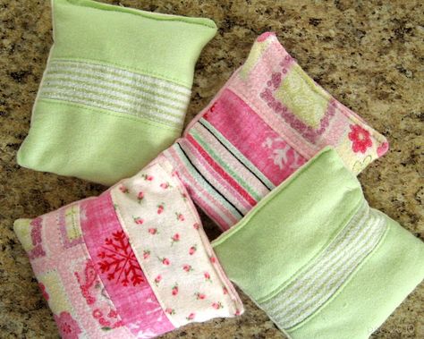 Diy Rice Bags, Boo Boo Bags, Hot Cold Packs, Packing A Cooler, Icy Hot, Hot Pack, Rice Bags, Cold Pack, Pattern Tutorial