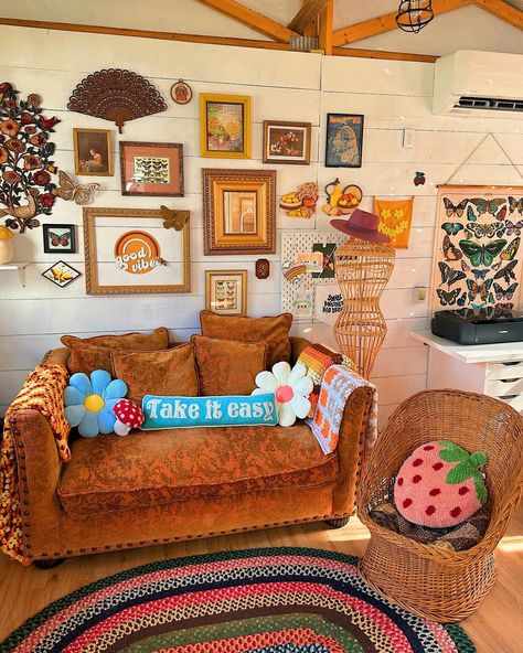 It’ll be 4 years in my hippie paradise this Fall! Made this little living room area cuter 🌈 swipe to see! Grandma Living Room, Hippie Living Room Ideas, 70s Living Room Aesthetic, Thrifted Gifts, Su Jasper, Hippie Living Room, Retro Room Ideas, Vintage Apartment Decor, Retro House Decor