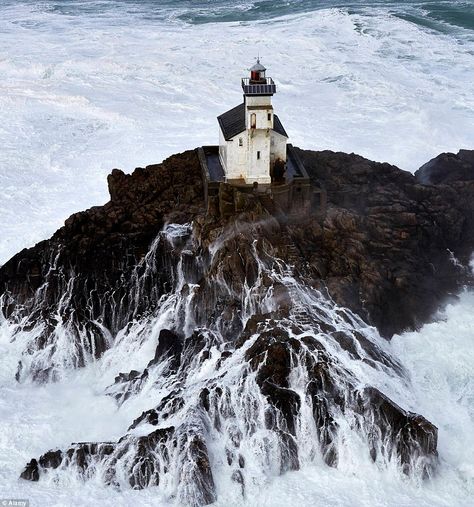 The lighthouse is said to have claimed the lives of previous lighthouse keepers who stayed on the property Uninhabited Island, Lighthouse Pictures, Lighthouse Keeper, Most Haunted Places, Brittany France, Beautiful Lighthouse, Waves Crashing, Most Haunted, Light Houses