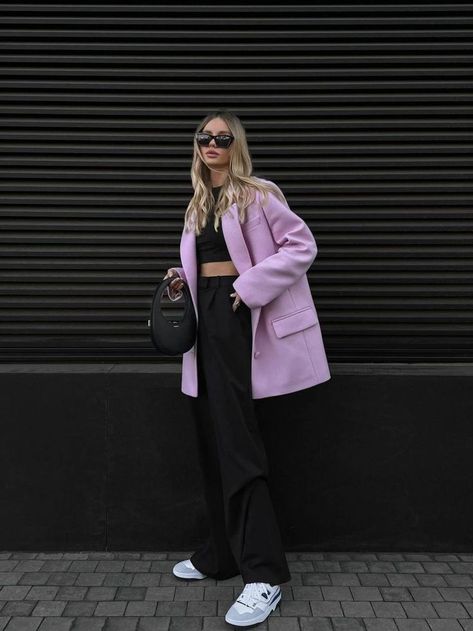 Bold Blazer Outfit, Lilac Work Outfit, Lilac Coat Outfit, Blazer Lila Outfits, Lilac Blazer Outfit, Pink Blazer Outfit Casual, Lilac Outfit Ideas, Purple Blazer Outfit, Lilac Blazer