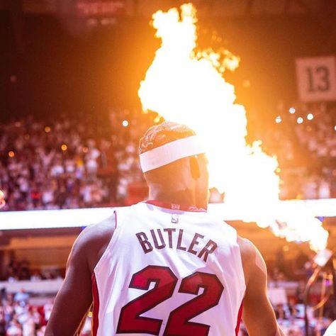 Miami HEAT on Instagram: "🗣️ JIM-MY BUTLER!" Jimmy Butler Pfp, Basketball Life, Nike Wallpapers, Cool Nike Wallpapers, Jimmy Butler, Basketball Wallpaper, Nike Wallpaper, Basketball Team, Sports Stars