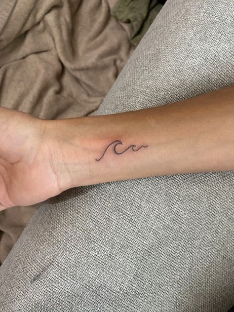 Handpoked by me Tiny Wave Tattoo, Wave Tattoo Wrist, Tattoo On Wrist, Wave Tattoo, Waves Tattoo, Tattoo On, Tatting, Tattoos