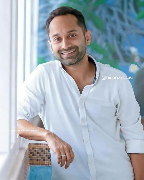 Fahad Fasil Hd Images, Fahad Faasil, Fahad Fasil, Fahadh Faasil, Photos Of Celebrities, Logo Gallery, South India, Mens Suits, Hd Wallpaper