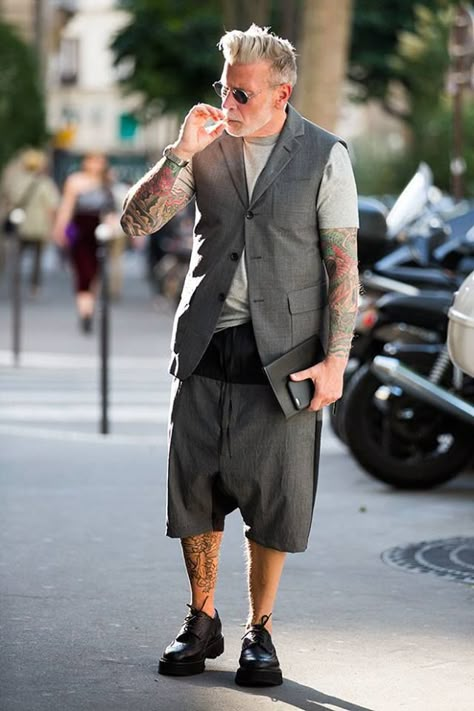 YES!…. :) Nick Wooster, Manama, Sharp Dressed Man, Men Street, Street Look, Street Style Looks, Men Looks, Mens Street Style, Dandy