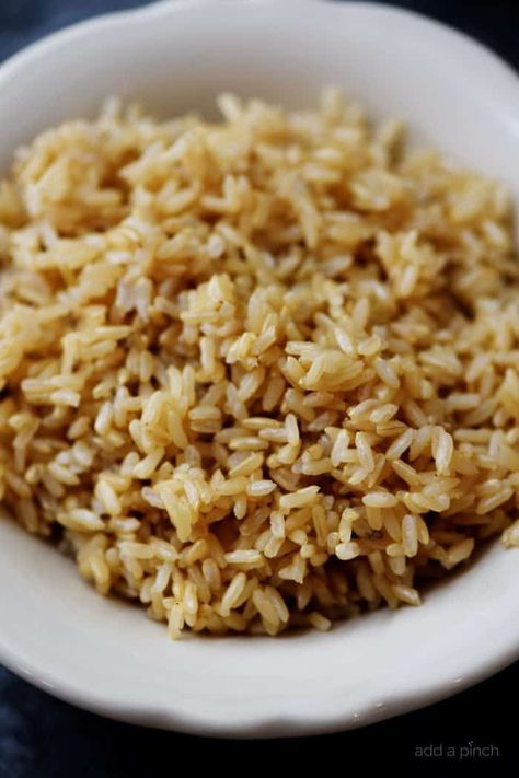 Instant Pot Brown Rice Recipe - This no-fail, easy recipe makes the best brown rice every time! It's perfect for busy weeknights and easy meal prep! //addapinch.com #brownrice #instantpotbrownrice #addapinch Instant Brown Rice Recipes, Easter Dinner Side Dishes, Instant Pot Brown Rice, Rice Recipes Side, Perfect Brown Rice, Brown Rice Recipe, Chicken And Brown Rice, Rice Casserole Recipes, Rice Side