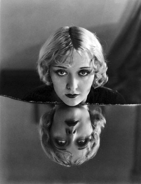 Foto Tips, Silent Movie, Angel Face, Silent Film, Mirror Image, Vintage Hollywood, Pics Art, Classic Beauty, Hollywood Glamour