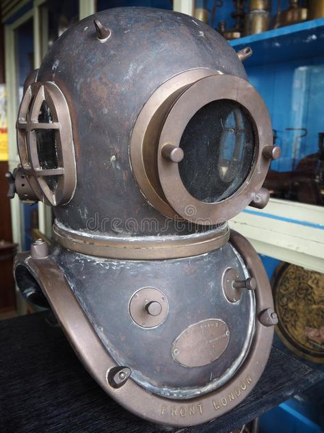 Old Scuba Suit, Old Diver Suit, Old Diving Suit, Atmospheric Diving Suit, Deep Sea Diving Suit, Scary Sea, 80s Tech, Yellow Submarine Art, Diver Helmet