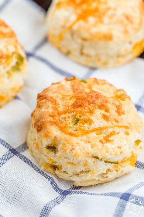 Green Chile Biscuits, Green Chili Biscuits, Unique Biscuit Recipes, Mexican Biscuits, Biscuit Board, Jalapeno Cheddar Biscuits, Cheddar Biscuit, Chili Ingredients, Hatch Chile