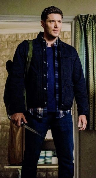 Be still my beating heart. Jensen Ackles Dean Winchester, Dean Winchester Outfit, Supernatural Outfits, Supernatural Bunker, Boy Walking, Jensen Ackles Supernatural, John Winchester, Winchester Supernatural, Supernatural Tv Show