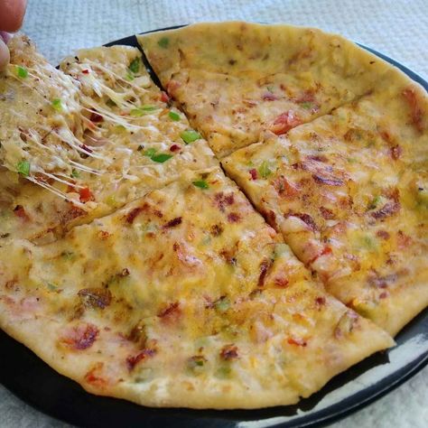 Pizza Paratha Recipe Pizza Paratha, Indian Bread Recipes, Indian Flat Bread, Paratha Recipe, Paratha Recipes, Indian Bread, Fusion Food, How To Make Pizza, Herbs And Spices