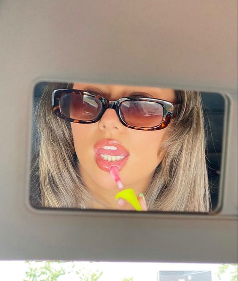 Mirror selfie in the car of a girl putting on lipstick. Room Instagram Pictures Ideas, Ideas To Spice Up Your Instagram, Realistic Instagram Pictures, Spice Instagram Feed, Spicing Up Your Instagram, Instagram Spice Up Ideas, Inside Instagram Picture Ideas, How To Spice Up Instagram Photos, Photos To Spice Up Instagram