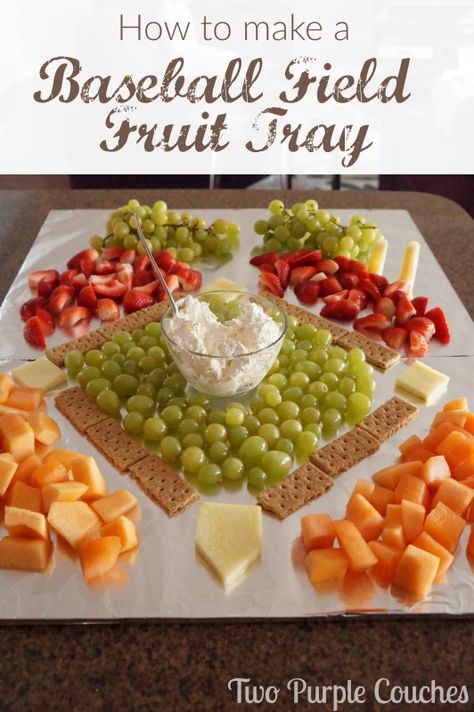 Wow your guests with this fun and clever baseball field fruit tray. Perfect for a sports themed birthday party or baby shower! Kickball Party, Purple Couches, Fruit Platter Ideas, Fruit Tray Ideas, Sports Party Food, Softball Birthday, Baby Shower Party Food, Baby Shower Summer, Softball Party