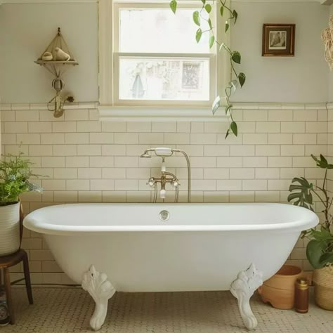 Bathroom in Billie Eilish’s Highland Park Home Small Bathroom With Freestanding Tub, Free Standing Tub Bathroom, Claw Foot Tub Bathroom, Vintage Bath Tub, Victorian Bathtub, Clawfoot Bathroom, Cottage Core Bathroom, Bathroom With Clawfoot Tub, Miners Cottage