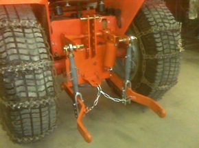 Finished up the 3 point hitch for my 4016 - MyTractorForum.com - The Friendliest Tractor Forum and Best Place for Tractor Information Homemade Vehicles, Tractor Storage, Flatbed Truck Beds, Hitch Attachments, Garden Tractor Attachments, Power Tiller, Homemade Tractor, Mini Tractor, Tractor Idea