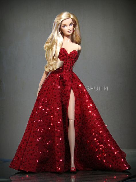 Explore ShuiiMedina photos on Flickr. ShuiiMedina has uploaded 1710 photos to Flickr. Barbie Fashionista Dolls, Barbie Dress Fashion, Barbie Model, Barbie Gowns, Barbie Style, Barbie Fashionista, Beautiful Barbie Dolls, Fashion Royalty Dolls, فستان سه�رة