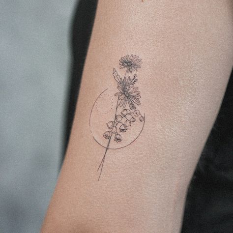 by Dominik theWHO - die feinsten linen in Berlin Fine Line Flower Bouquet, Line Flower Bouquet, Fine Line Flower Bouquet Tattoo, Flower Bouquet Tattoo, Korean Tattoo Artist, Single Needle Tattoo, Bouquet Tattoo, Fine Line Tattoo, Tattoo Paper