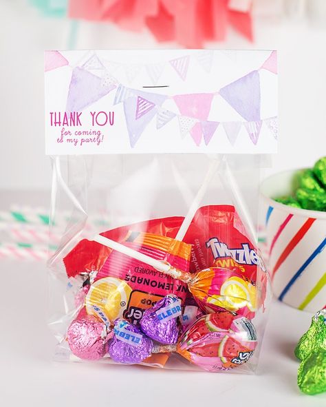 Free Printable for your Birthday Party: Thank you Printable Goodie bag toppers. Candy Toppers Free Printable, Lorax Cupcakes, Diy Loot Bags, 11th Birthday Ideas, Candy Toppers, Birthday Party Goodie Bags, Party Goodie Bags, Hobbit Party, Goodies Bag