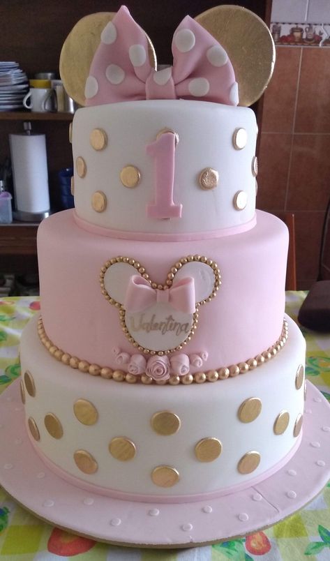 Bello y delicioso pastel Minnie rosa con dorado!!! First Birthday Babygirl Ideas, Mini Mouse 1st Birthday Party, Pastel Mini Mouse, Pastel Minnie Mouse Rosa, Mini Mouse Birthday Decoration, Minnie Mouse 1st Birthday Party Ideas, Minnie Cake Ideas, Minnie 1st Birthday Party, Minnie Party Ideas