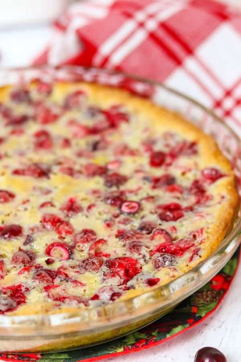 Cranberry Pie Easy, Crustless Cranberry Pie, Cranberry Pecan Pie Recipe, Nantucket Cranberry Pie, Cranberry Cornbread, Cranberry Pancakes, Cranberry Pie Recipes, Easy Holiday Dessert, Banana Desserts