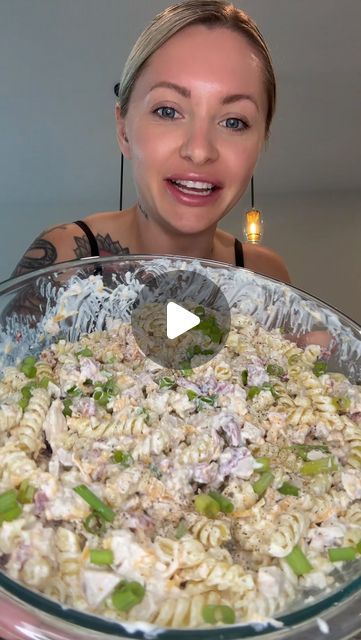 Macro Chicken Salad, Low Calorie Pasta Salad, High Protein Pasta Salad, 1400 Calorie Meal Plan, Chicken Bacon Ranch Pasta Salad, Yogurt Ideas, Protein Pasta Salad, Bacon Ranch Pasta, High Protein Pasta