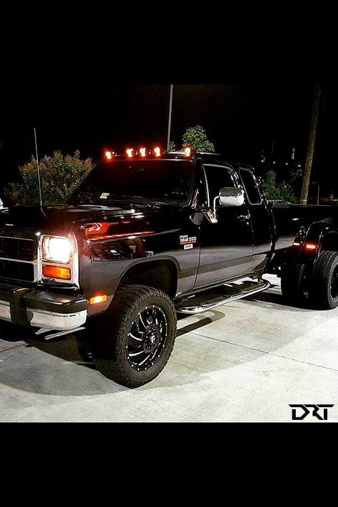 Epic Black 1st Gen Dodge Dually Cummins #Dodge #Cummins #Black #CabLights #Dually #1stGen 1st Gen Dodge Cummins, 2nd Gen Cummins Dually, Dodge Second Gen Cummins, Dodge Dually, 1st Gen Dodge Dually, 1st Gen Cummins, 2nd Gen Cummins Flatbed, Welding Trucks, 1993 Dodge Cummins Dually