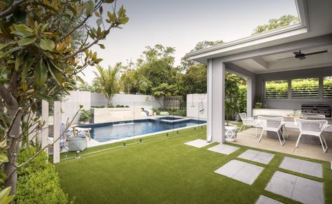 Hamptons Style Garden, Hamptons Backyard, Hamptons Garden, Pool Paving, Pool Landscape Design, Pool Fence, Backyard Inspo, Artificial Turf, Swimming Pools Backyard