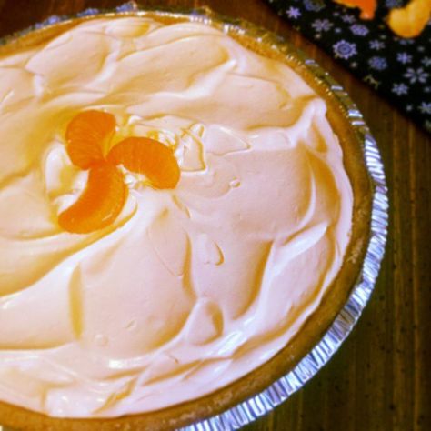 Kool Aid Pie - Orange, Lemon Lime, or Strawberry Kool Aid Pie Recipe, Cool Whip Pies, Cobbler Recipes, Delicious Pies, Ice Cream Desserts, Kool Aid, The Dinner, Pie Dessert, Breakfast Dessert