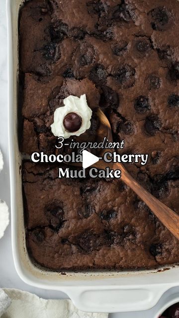 Joy Bauer MS, RDN on Instagram: "EASIEST DESSERT EVA 🌟🌟   If you love Black Forest cake, chocolate pudding, and chewy brownies, you are going to fall HARD for this CHOCOLATE-CHERRY MUD CAKE 😍 This recipe fits the bill for “easy decadence”—just 3 ingredients, one pan, and a gooey, fudgy, cherry-filled creation that will likely have everyone asking for more. 💁🏻‍♀️💖 (When the @todayshow segment ended, we all had our forks in the pan!! @alroker even loved it cold!)  What you need ⤵️  🍒 4 cups frozen cherries (sweet, pitted)  🤎 1 ½ cups boxed chocolate cake mix ✨ 1 cup berry or cherry-flavored sparkling water (I used @lacroiwater Berry)   It’s so soft and gushy that you won’t be slicing it like a cake—it’s more of a scoop-into-small-bowls kind of dessert, LOL. I find this perfect for wh Jlo Hairstyles, Black Forest Cake Easy, Joy Bauer Recipes, Dark Chocolate Desserts, Easiest Dessert, Chocolate Deserts, Joy Bauer, Chocolate Mud Cake, Chewy Brownies