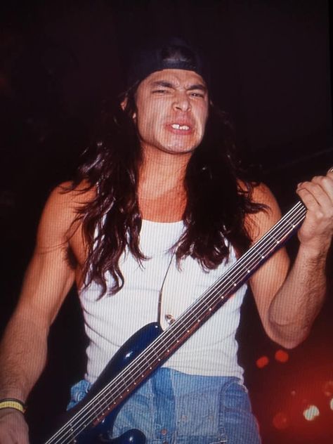 Rob Trujillo 90s, Robert Trujillo 90s, Roberto Trujillo, Rob Trujillo, Metallica Black Album, Metal Musicians, Metallica Black, Robert Trujillo, Silly Bands