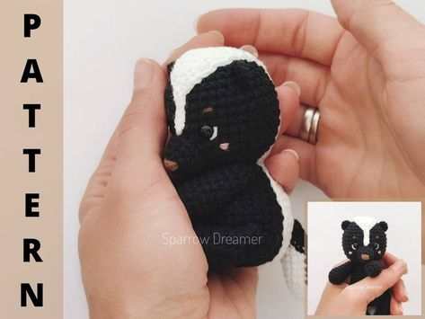 Crochet Skunk, Crochet Monsters, Crochet Amigurumi Free Patterns, Crochet World, Animal Patterns, Crochet Animal Patterns, Crochet Basics, Crochet Patterns Amigurumi, Animal Pattern