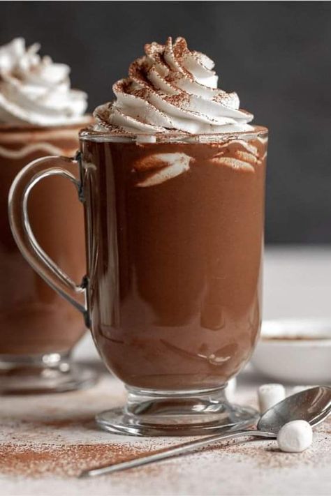 Hot Coffee Ideas, Hot Chocolate With Ice Cream, Cake Ideas Chocolate, Hot Chocolate Whipped Cream, French Hot Chocolate Recipe, Nutella Ice Cream Recipe, Coffee With Whipped Cream, French Hot Chocolate, Hot Chocolate With Whipped Cream