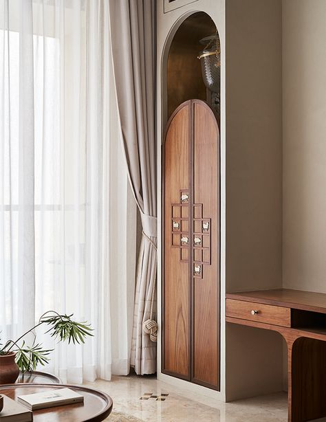 Insitu Design Studio rethinks minimalism in a Mumbai apartment Living Industrial, Mumbai Apartment, Coastal French Country, Accessories Living Room, Chairs Living Room, Room Inspired, Mandir Design, Temple Design For Home, Pooja Room Door Design