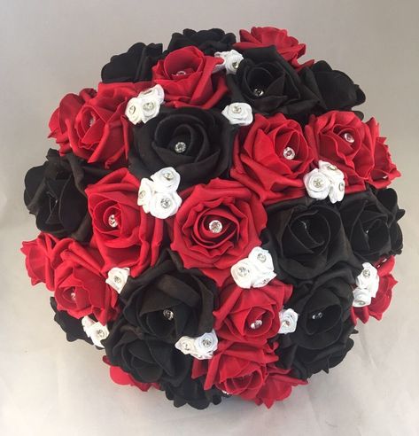 Black Wedding Flowers, Red Flower Bouquet, Cupcake Towers, Black Red Wedding, Black Bouquet, Black And Red Roses, Black And White Roses, Red And White Weddings, Red Wedding Theme