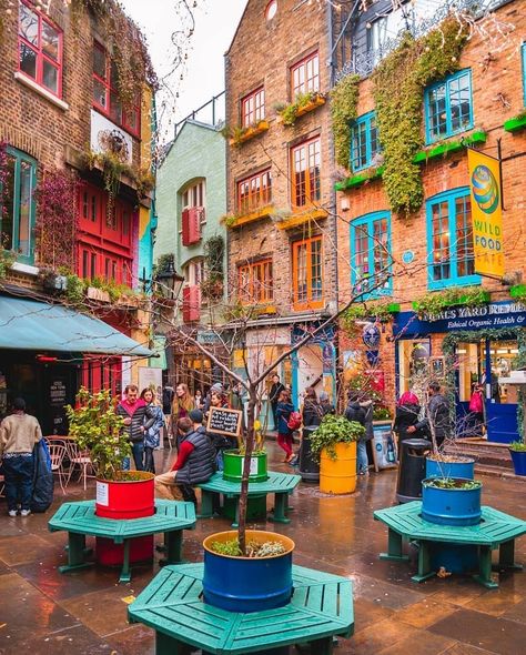 Convent Garden, Montage Art, Neal's Yard, Neals Yard, Public Space Design, Europe Holidays, Uk Holidays, London Love, London United Kingdom