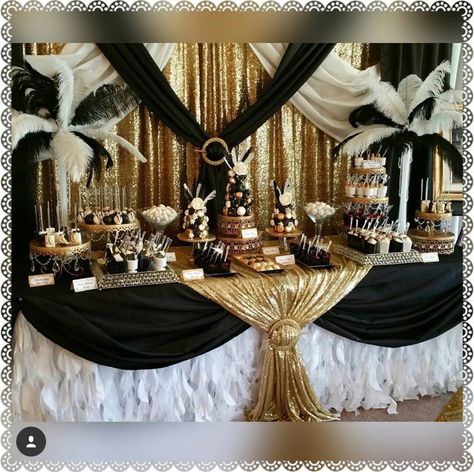 Mesas Black And Gold Decorations, Gatsby Sweet 16, Harlem Nights Theme, Parisian Birthday, Mafia Party, Gatsby Birthday Party, Gatsby Party Decorations, Masquerade Party Decorations, Trendy Party Decor