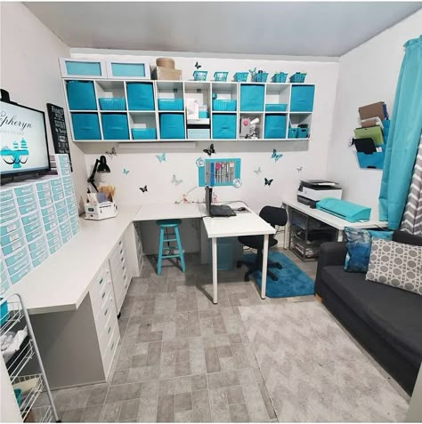 Craft Room Small Space Ideas, Colors For Craft Room, Turquoise Office Decor, Turquoise Craft Room, Crafting Setup, Teal Craft Room, Craft Storage Ideas For Small Spaces, Hobby Room Design, Basement Craft Rooms