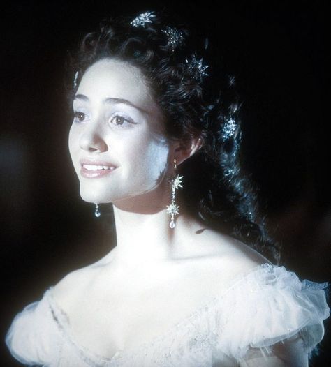 Christine Phantom Of The Opera, Christine Daae, Emmy Rossum, Dreamy Photography, Sing To Me, The Opera, Phantom Of The Opera, Pose Reference Photo, Wedding Hair And Makeup