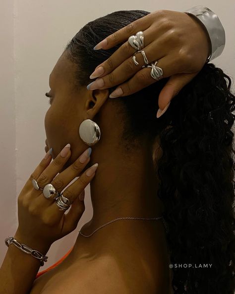 Silver drip for the gyals >>🤍✨ Shop the drop on shoplamy.com or Dm 💘 Silver Rings Black Women, Silver Jewelry Brown Skin, Black Women Silver Jewelry, Silver Jewellery Black Women, Silver Jewelry Black Women, Jewelry Black Women, Silver Jews, Fancy Accessories, Silver Jewlery