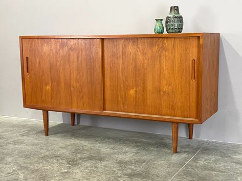 Minimalist Danish Teak Credenza by Carlo Jensen - $1,400 — Vintage Modern Maine Vintage Teak Furniture, Birch Interior, Teak Sideboard Living Room, Teak Cabinet, Midcentury Sliding Door Cabinet, Teak Credenza, Credenza Design, Vintage Teak Sideboard, Adjustable Shelf