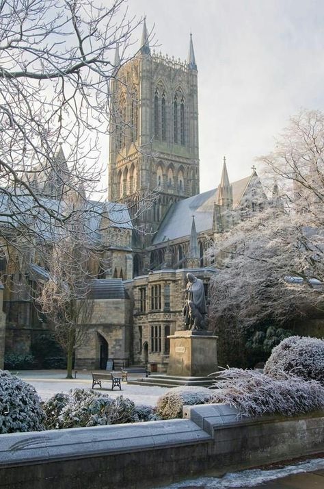 Lincoln Cathedral, Cathedral Church, Brasov, Winter Scenery, Place Of Worship, Winter Aesthetic, Beautiful Buildings, Pretty Places, Winter Scenes