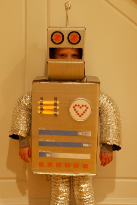 Robot Costume Cardboard Box Costume, Robot Halloween Costume, Cardboard Robot, Recycled Costumes, Box Robot, Robot Costume, Cardboard Costume, Robot Craft, Robot Costumes