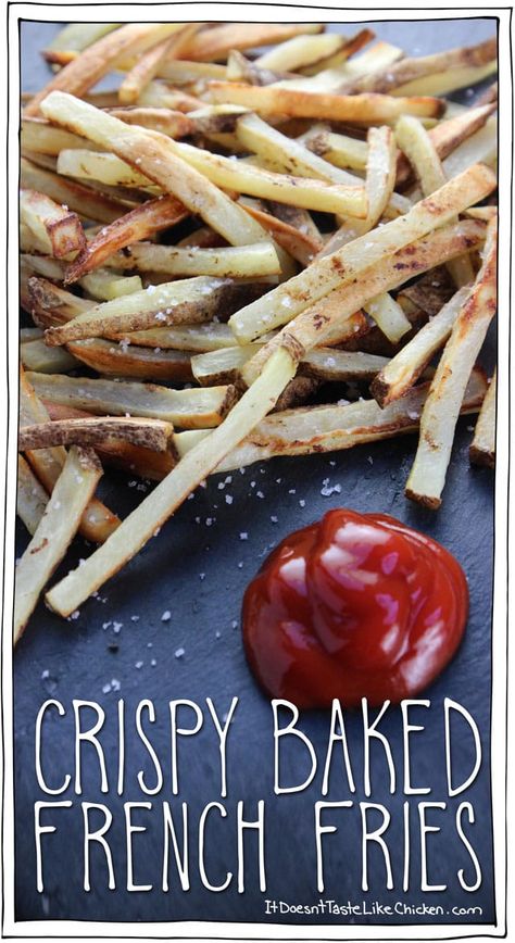 Crispy Baked French Fries! The key to oven crispy french fries are these 3 important (but easy!) tips... #itdoesnttastelikechicken Crispy Baked French Fries, Vegan Beet Burger, Seitan Burger, Baked French Fries, French Fries At Home, Perfect French Fries, Vegan Potato Soup, Beet Burger, Crispy French Fries