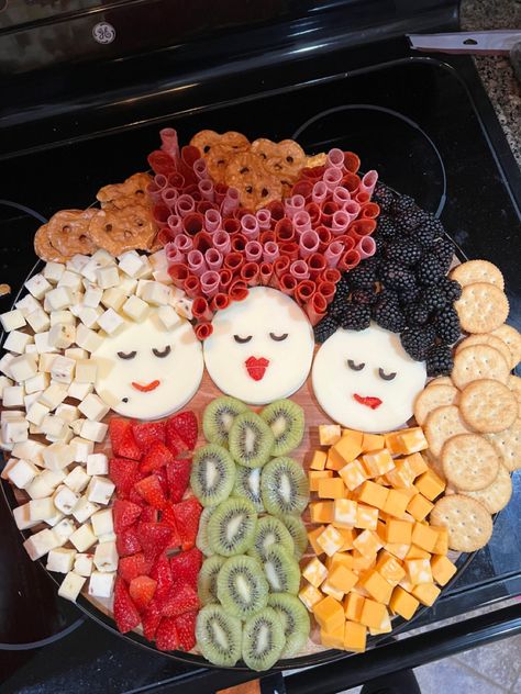 Halloween Ceasar Salad, Marshmallow Charcuterie Board, Veggie Pumpkin Tray, Kids Party Food Halloween, Pumpkin Shaped Fruit Tray, Fruit Platter Halloween, Halloween Platters For Kids, Halloween Board Night, Hocus Locus Cheeseboard