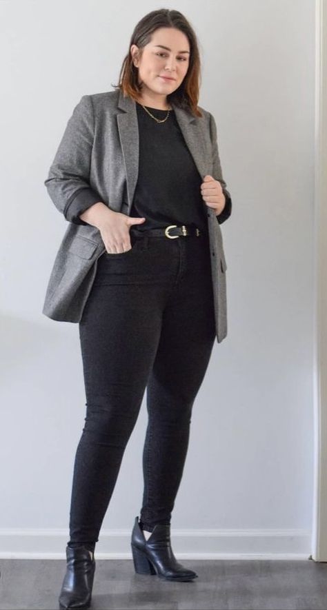 Black Blazer Outfit Plus Size, Business Casual Outfits For Plus Size, Plus Size Business, Black Blazer Outfit, Curvy Casual Outfits, Black Blazer, Office Wear, Blazer Outfits, Curvy Outfits