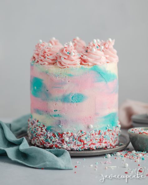 How to make a Watercolor Cake with Recipe | The JavaCupcake Blog https://javacupcake.com Basic Buttercream Recipe, Cake Decorating Ideas For Beginners, Watercolor Cakes, Checkerboard Cake, Brown Sugar Cakes, Fig Cake, Store Bought Frosting, Watercolor Cake, Caramel Frosting