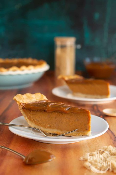 Caramel Pumpkin Pie Caramel Pumpkin Pie, Pumpkin Pie Breakfast, Shortcrust Pastry Recipes, Caramel Pumpkin, No Bake Pumpkin Cheesecake, Pumpkin Pie Recipe, Family Baking, Sugar Pumpkin, Pumpkin Caramel